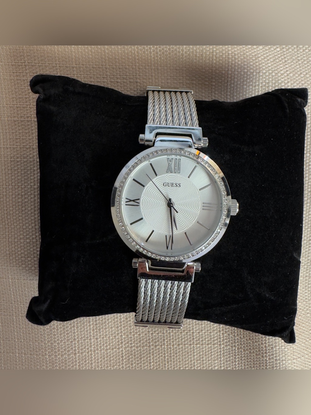 GUESS✔️✔️Women's Crystal Accent Watch